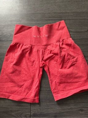 NVGTN High-Waist Women’s Shorts in Red